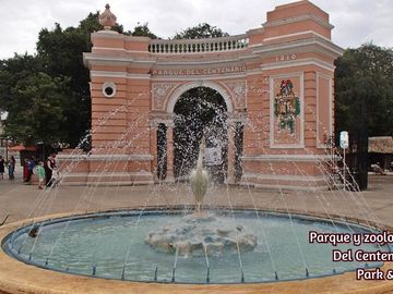 Casa con alberca privada, amueblada, sala de doble altura, venta Centro de Mérida