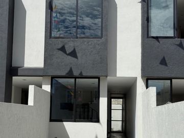 Casa en venta en tres cruces – cerca de cu buap
