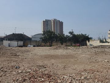 EN VENTA TERRENO DE 12632 M2 EN AV ARGENTINA INDUSTRIA LIVIANA