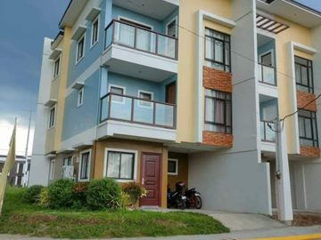 Three Storey TownHouses For Sale In The Villas at Highlands Dasmarinas Cavite