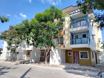 Three Storey TownHouses For Sale In The Villas at Highlands Dasmarinas Cavite