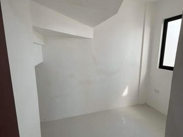 Three Storey TownHouses For Sale In The Villas at Highlands Dasmarinas Cavite