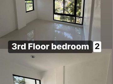 Three Storey TownHouses For Sale In The Villas at Highlands Dasmarinas Cavite