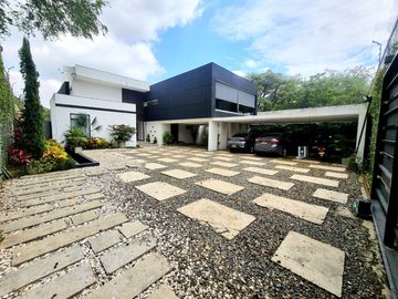 Vendo Casa campestre al sur de Cali, pance, via la viga - con acabados de Lujo.