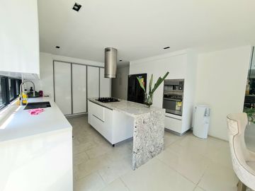 Vendo Casa campestre al sur de Cali, pance, via la viga - con acabados de Lujo.