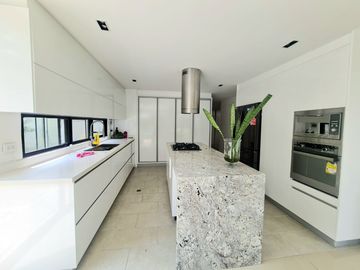 Vendo Casa campestre al sur de Cali, pance, via la viga - con acabados de Lujo.