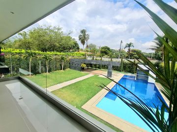 Vendo Casa campestre al sur de Cali, pance, via la viga - con acabados de Lujo.