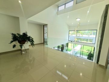 Vendo Casa campestre al sur de Cali, pance, via la viga - con acabados de Lujo.