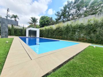 Vendo Casa campestre al sur de Cali, pance, via la viga - con acabados de Lujo.