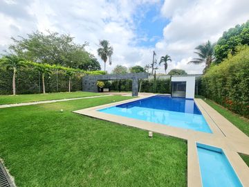 Vendo Casa campestre al sur de Cali, pance, via la viga - con acabados de Lujo.