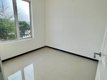 Rumah Serpong, READY SIAP HUNI, PINGGIR JL RAYA PUSPITEK, Tangsel Kota Tangerang Selatan Jual Dijual