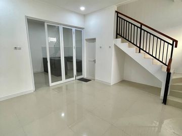 Rumah Serpong, READY SIAP HUNI, PINGGIR JL RAYA PUSPITEK, Tangsel Kota Tangerang Selatan Jual Dijual