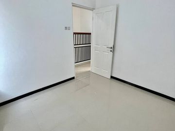 Rumah Serpong, READY SIAP HUNI, PINGGIR JL RAYA PUSPITEK, Tangsel Kota Tangerang Selatan Jual Dijual