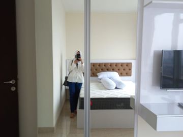 Sewa Apartemen Menteng Park, Full Furnish, 2 BR, Lantai Atas, View Monas, Menteng