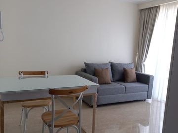 Sewa Apartemen Menteng Park, Full Furnish, 2 BR, Lantai Atas, View Monas, Menteng