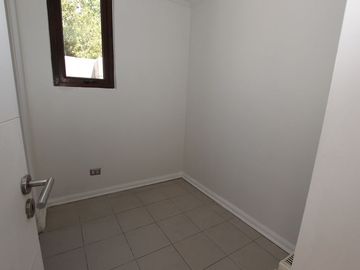 Se Vende Hermosa Casa En Av. Santa María, Chicureo