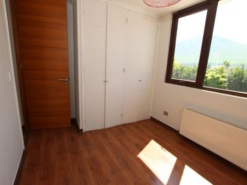 Se Vende Hermosa Casa En Av. Santa María, Chicureo