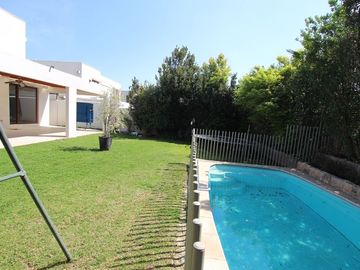 Se Vende Hermosa Casa En Av. Santa María, Chicureo