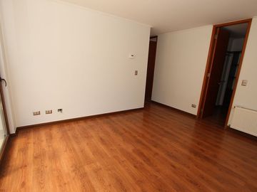 Se Vende Hermosa Casa En Av. Santa María, Chicureo