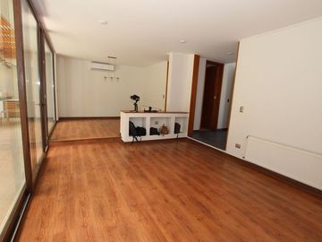 Se Vende Hermosa Casa En Av. Santa María, Chicureo