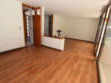 Se Vende Hermosa Casa En Av. Santa María, Chicureo