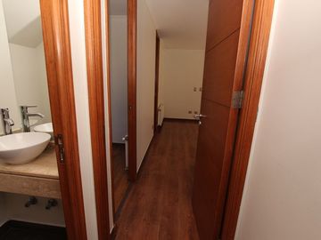 Se Vende Hermosa Casa En Av. Santa María, Chicureo
