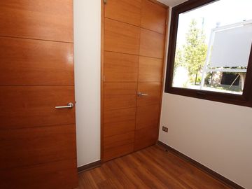 Se Vende Hermosa Casa En Av. Santa María, Chicureo