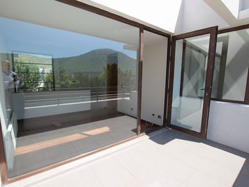 Se Vende Hermosa Casa En Av. Santa María, Chicureo