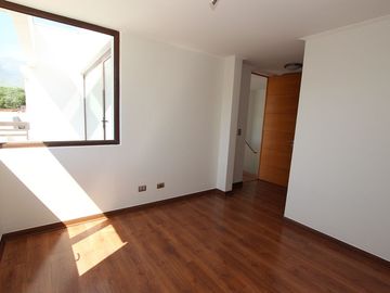 Se Vende Hermosa Casa En Av. Santa María, Chicureo