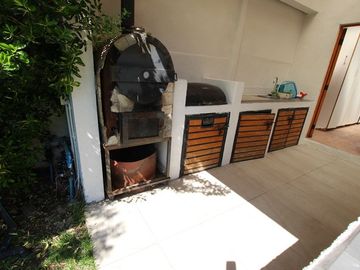 Se Vende Hermosa Casa En Av. Santa María, Chicureo