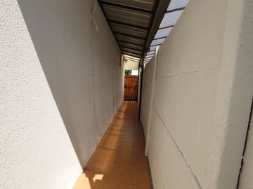 Se Vende Hermosa Casa En Av. Santa María, Chicureo