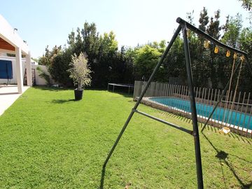 Se Vende Hermosa Casa En Av. Santa María, Chicureo
