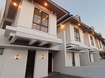 Rumah Mgn KODAU, SIAP HUNI 2 LANTAI Murah Mewah Townhouse Jatimekar Jatiasih Kota Bekasi Jual Dijual