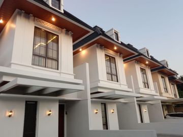 Rumah Mgn KODAU, SIAP HUNI 2 LANTAI Murah Mewah Townhouse Jatimekar Jatiasih Kota Bekasi Jual Dijual