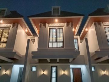 Rumah Mgn KODAU, SIAP HUNI 2 LANTAI Murah Mewah Townhouse Jatimekar Jatiasih Kota Bekasi Jual Dijual