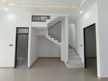 Rumah Mgn KODAU, SIAP HUNI 2 LANTAI Murah Mewah Townhouse Jatimekar Jatiasih Kota Bekasi Jual Dijual