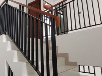 Rumah Mgn KODAU, SIAP HUNI 2 LANTAI Murah Mewah Townhouse Jatimekar Jatiasih Kota Bekasi Jual Dijual