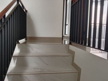 Rumah Mgn KODAU, SIAP HUNI 2 LANTAI Murah Mewah Townhouse Jatimekar Jatiasih Kota Bekasi Jual Dijual