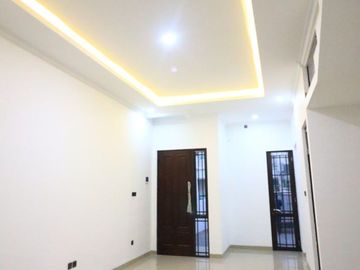 Rumah Mgn KODAU, SIAP HUNI 2 LANTAI Murah Mewah Townhouse Jatimekar Jatiasih Kota Bekasi Jual Dijual