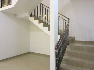 Rumah Mgn KODAU, SIAP HUNI 2 LANTAI Murah Mewah Townhouse Jatimekar Jatiasih Kota Bekasi Jual Dijual