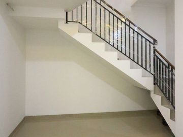 Rumah Mgn KODAU, SIAP HUNI 2 LANTAI Murah Mewah Townhouse Jatimekar Jatiasih Kota Bekasi Jual Dijual