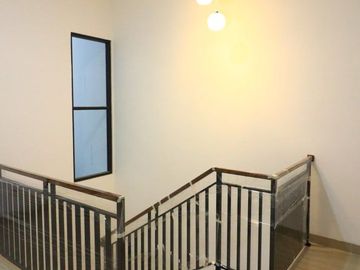 Rumah Mgn KODAU, SIAP HUNI 2 LANTAI Murah Mewah Townhouse Jatimekar Jatiasih Kota Bekasi Jual Dijual
