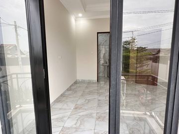 Dijual Rumah Ready 2 Lantai Posisi Hook Di Pondok Gede Bekasi Nego