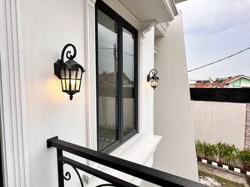 Dijual Rumah Ready 2 Lantai Posisi Hook Di Pondok Gede Bekasi Nego