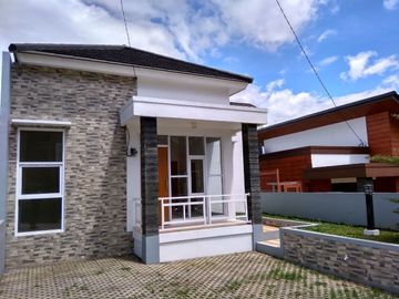 Rumah SIH Lembang,Baru 2/1 LANTAI Mewah Harga Murah Vila Luas Minimalis di Bandung Barat Jual Dijual