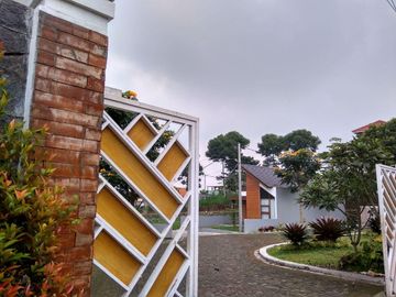 Rumah SIH Lembang,Baru 2/1 LANTAI Mewah Harga Murah Vila Luas Minimalis di Bandung Barat Jual Dijual
