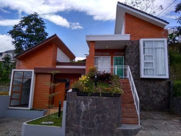 Rumah SIH Lembang,Baru 2/1 LANTAI Mewah Harga Murah Vila Luas Minimalis di Bandung Barat Jual Dijual