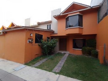 VENTA DE CASA EN CAMINO REAL DE CALACOAYA ATIZAPAN EDOMEX