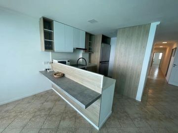 VENDO HERMOSO DEPARTAMENTO AL PIE DEL MAR