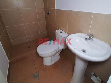 Depa En Primer Piso, En Lindo Condominio